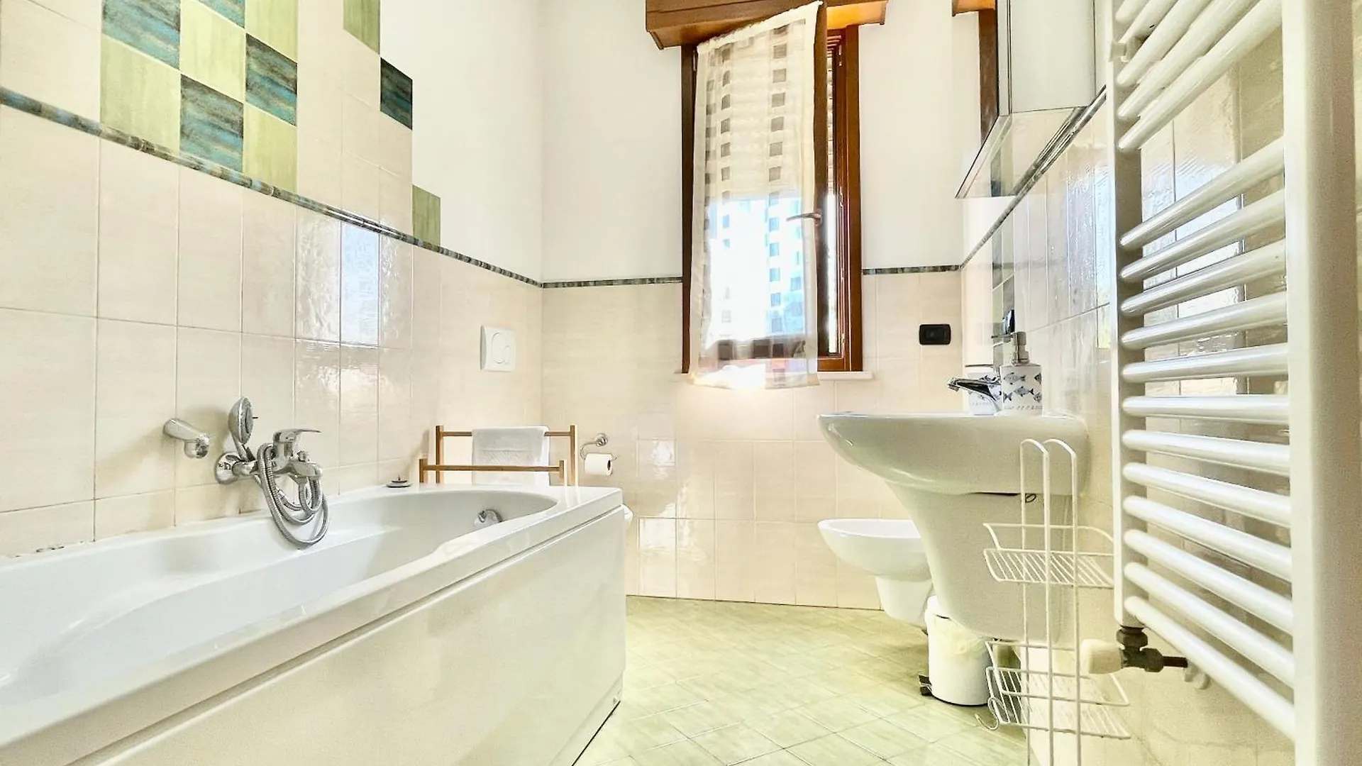 Apartamento Bilocale Con Terrazzo E Parcheggio - Alba Blu Rímini